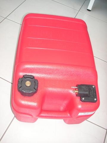 YHX Marine Parts One Stop Plastic Fuel Tanks For Boats 3 Gallon - 12litre